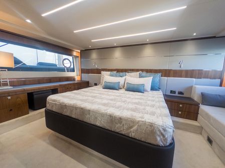 Sunseeker Predator 74 image