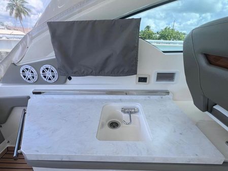 Tiara Yachts 34 LX image