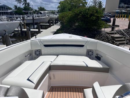 Tiara Yachts 34 LX image