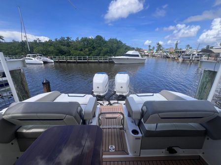 Tiara Yachts 34 LX image