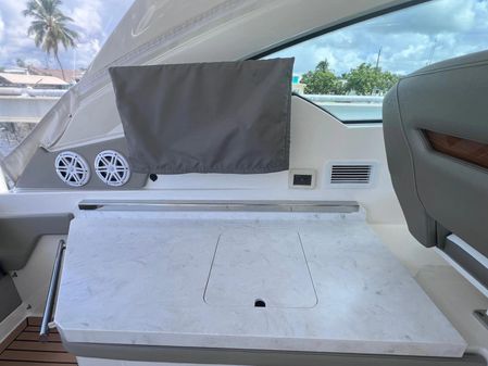 Tiara Yachts 34 LX image