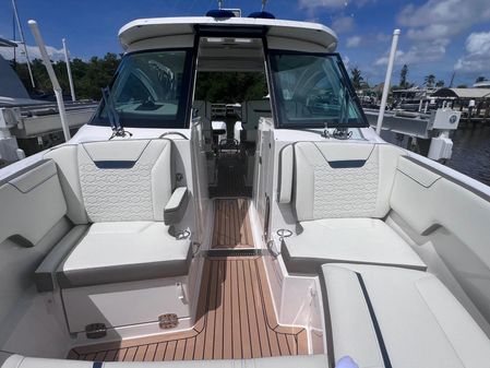 Tiara Yachts 34 LX image