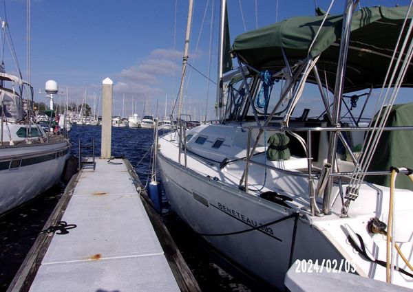 Beneteau 393 image