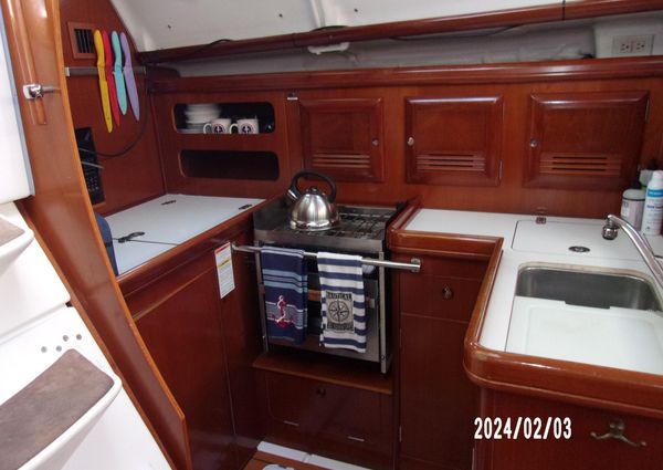 Beneteau 393 image