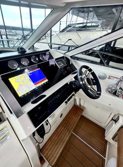 Sea Ray 450 Sundancer image