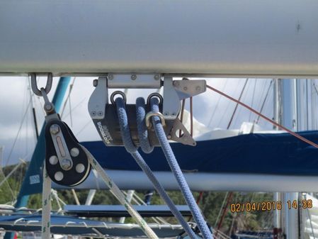 Island Packet 380 image
