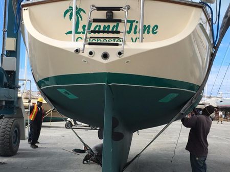 Island Packet 380 image