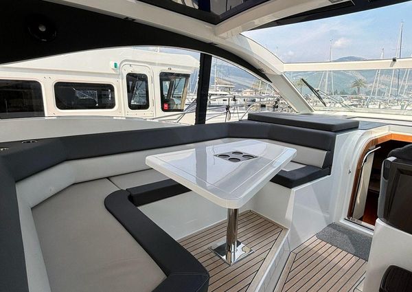 Galeon 445 HTS image