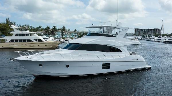 Hatteras M60 