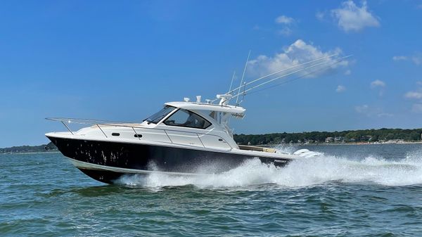 Pursuit OS 355 Offshore