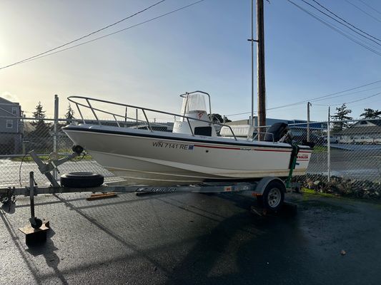 Boston-whaler OUTRAGE-17 - main image