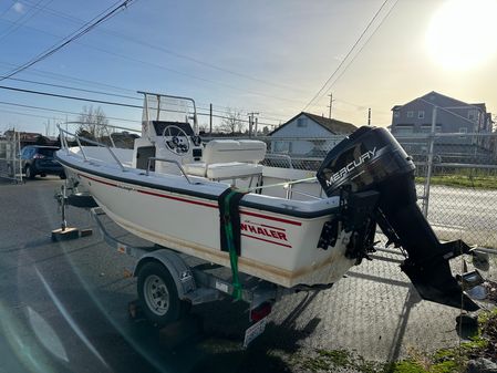 Boston-whaler OUTRAGE-17 image