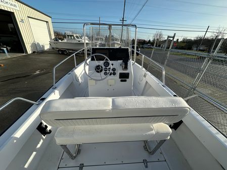 Boston-whaler OUTRAGE-17 image