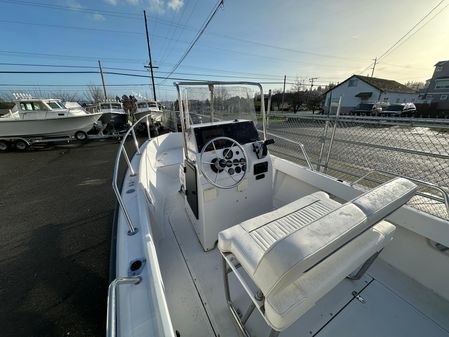 Boston-whaler OUTRAGE-17 image