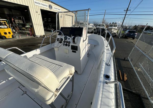 Boston-whaler OUTRAGE-17 image