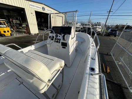 Boston-whaler OUTRAGE-17 image