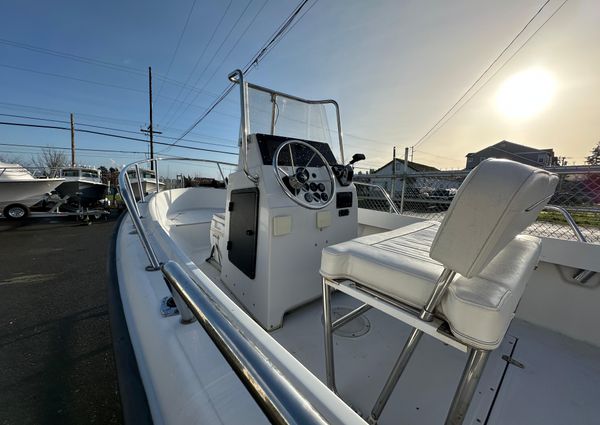 Boston-whaler OUTRAGE-17 image