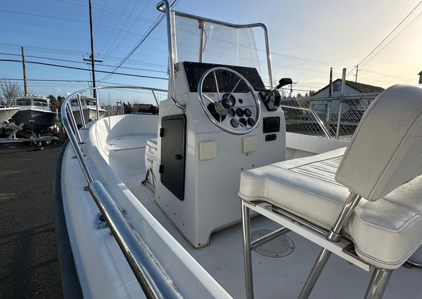 Boston-whaler OUTRAGE-17 image