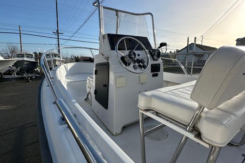 Boston-whaler OUTRAGE-17 image