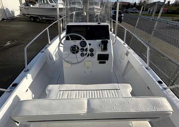 Boston-whaler OUTRAGE-17 image