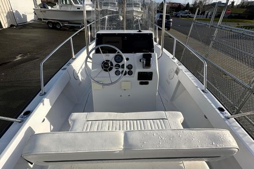 Boston-whaler OUTRAGE-17 image