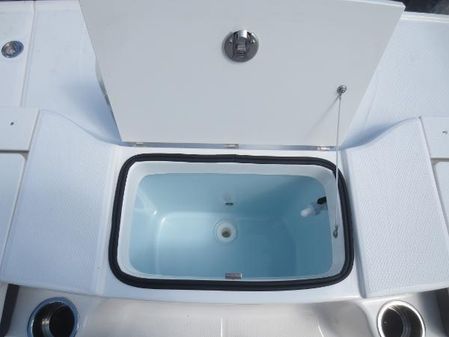 Robalo R180-CENTER-CONSOLE image