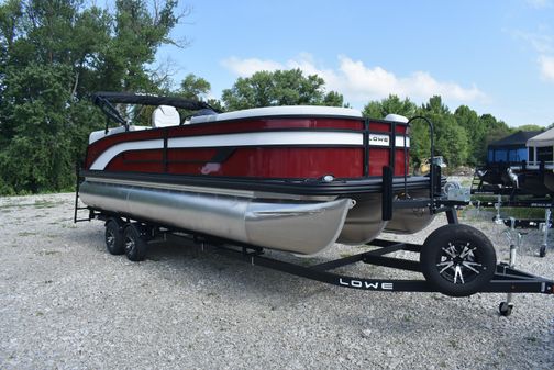 Lowe SS230 Walk-Thru Tritoon image