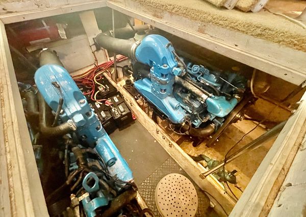 Silverton 34 Convertible image