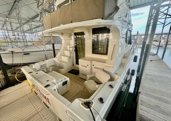 Silverton 34 Convertible image