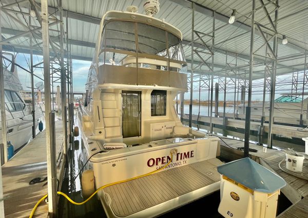 Silverton 34 Convertible image