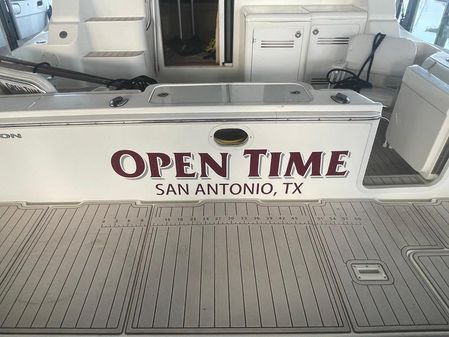 Silverton 34 Convertible image