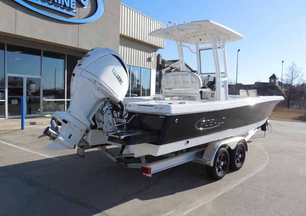 Robalo 246 Cayman image