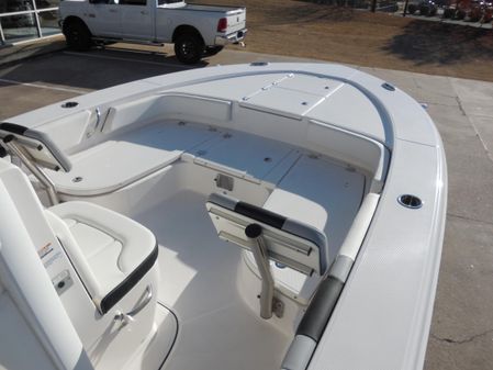 Robalo 246 Cayman image