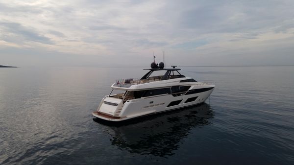 Ferretti Yachts 920 image