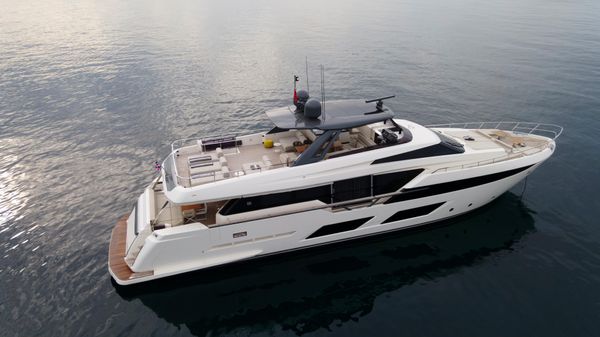 Ferretti Yachts 920 image