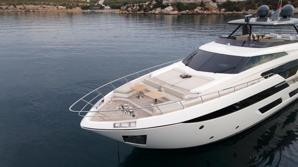 Ferretti Yachts 920 image