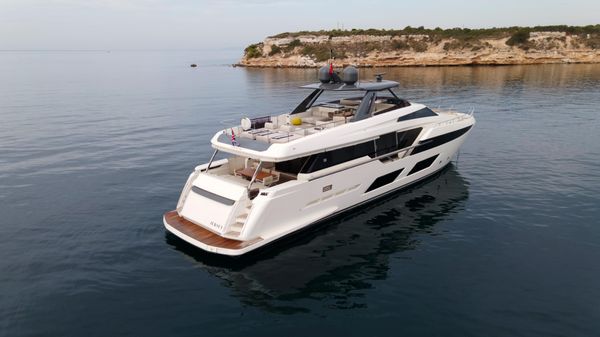 Ferretti Yachts 920 image