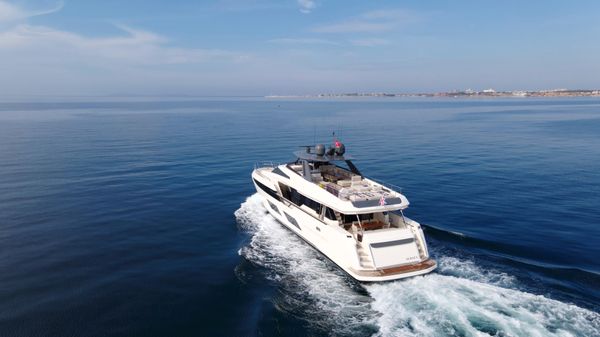 Ferretti Yachts 920 image