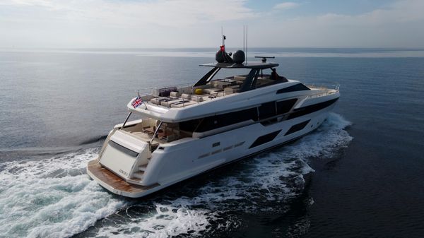 Ferretti Yachts 920 image