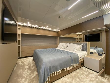 Ferretti Yachts 920 image