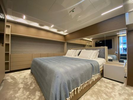 Ferretti Yachts 920 image