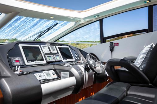 Sunseeker Predator 64 image