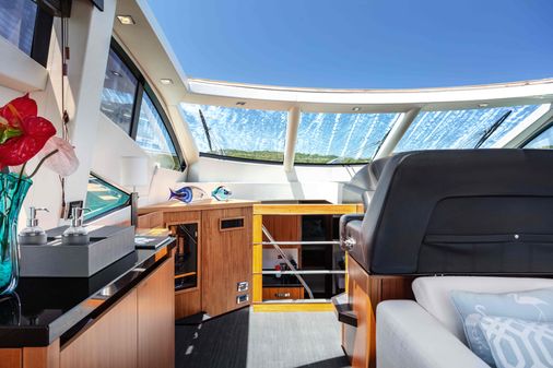 Sunseeker Predator 64 image