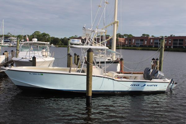 Ocean Master 31 Center Console - main image