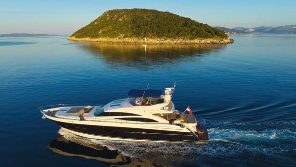 Princess Yachts V85 image