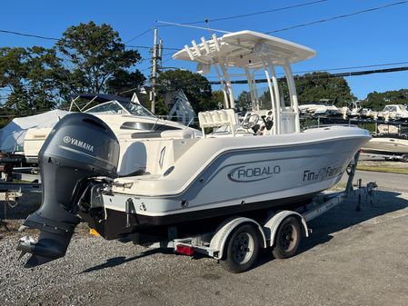 Robalo R222 Center Console image