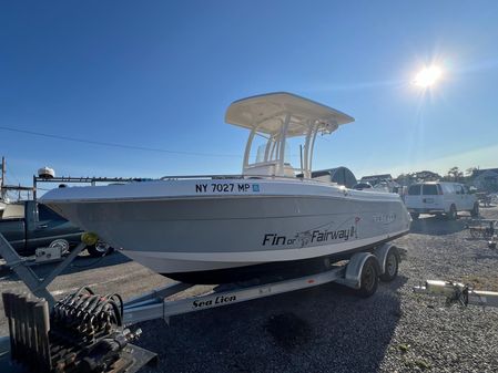 Robalo R222 Center Console image