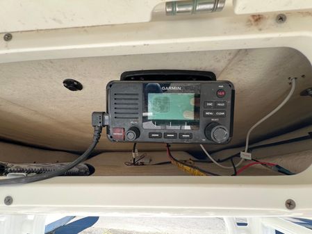 Robalo R222 Center Console image