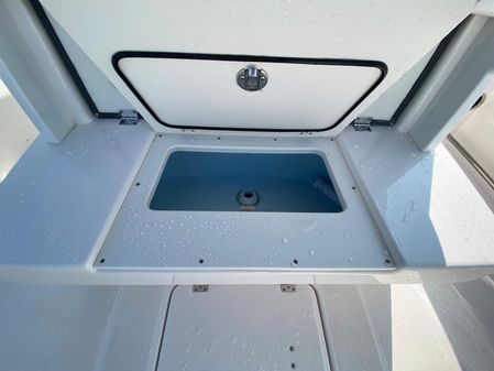 Robalo r272 image