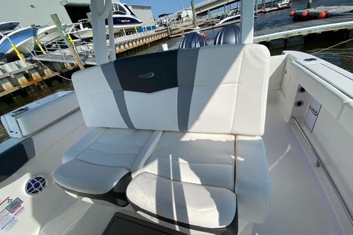 Robalo r272 image